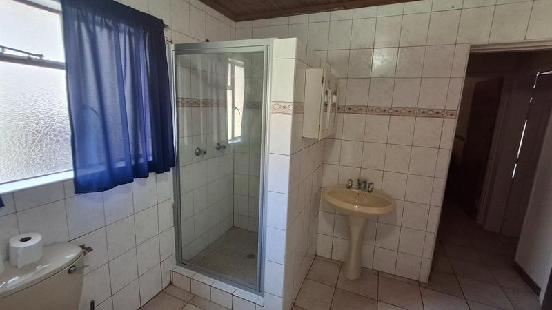 To Let 7 Bedroom Property for Rent in Humansdorp Eastern Cape